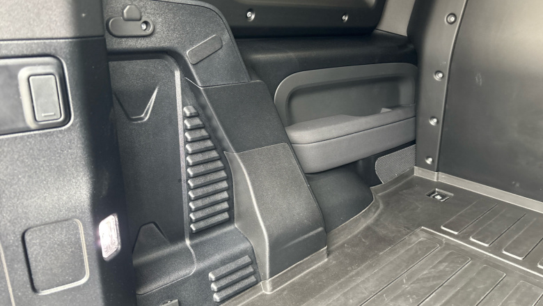 Land Rover Defender 90 Diesel 3.0 D250 Hard Top SE Auto